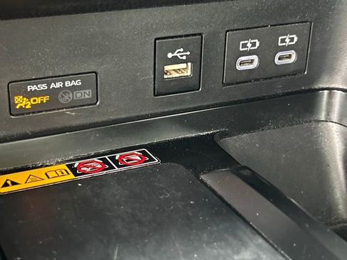 Used 2025 Toyota Camry SE FWD image 15
