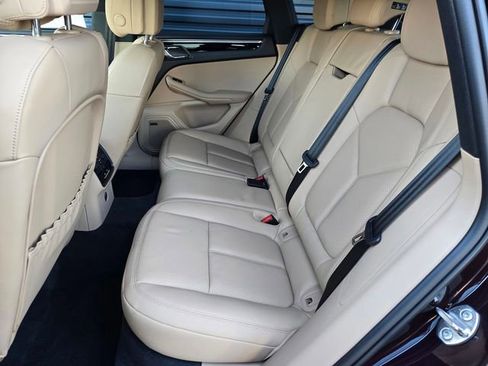 Used 2026 Porsche Macan image 19