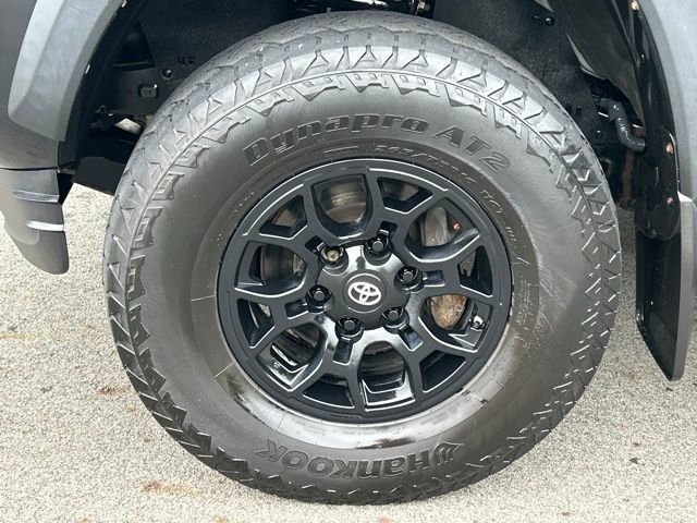 Used 2020 Toyota Tacoma SR w/ SX Package AWD/4WD image 18