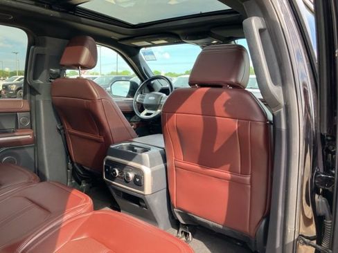 Used 2024 Ford Expedition Max Limited AWD/4WD image 11