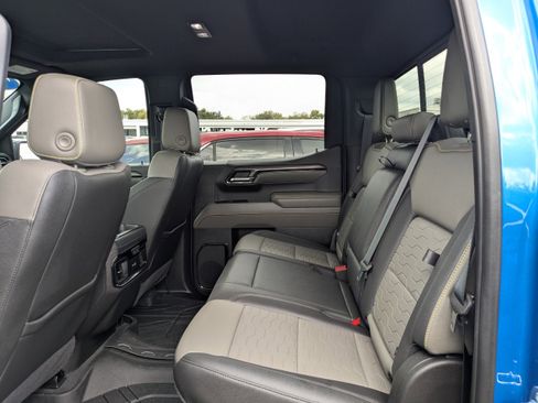 Used 2022 Chevrolet Silverado 1500 ZR2 w/ Technology Package image 13