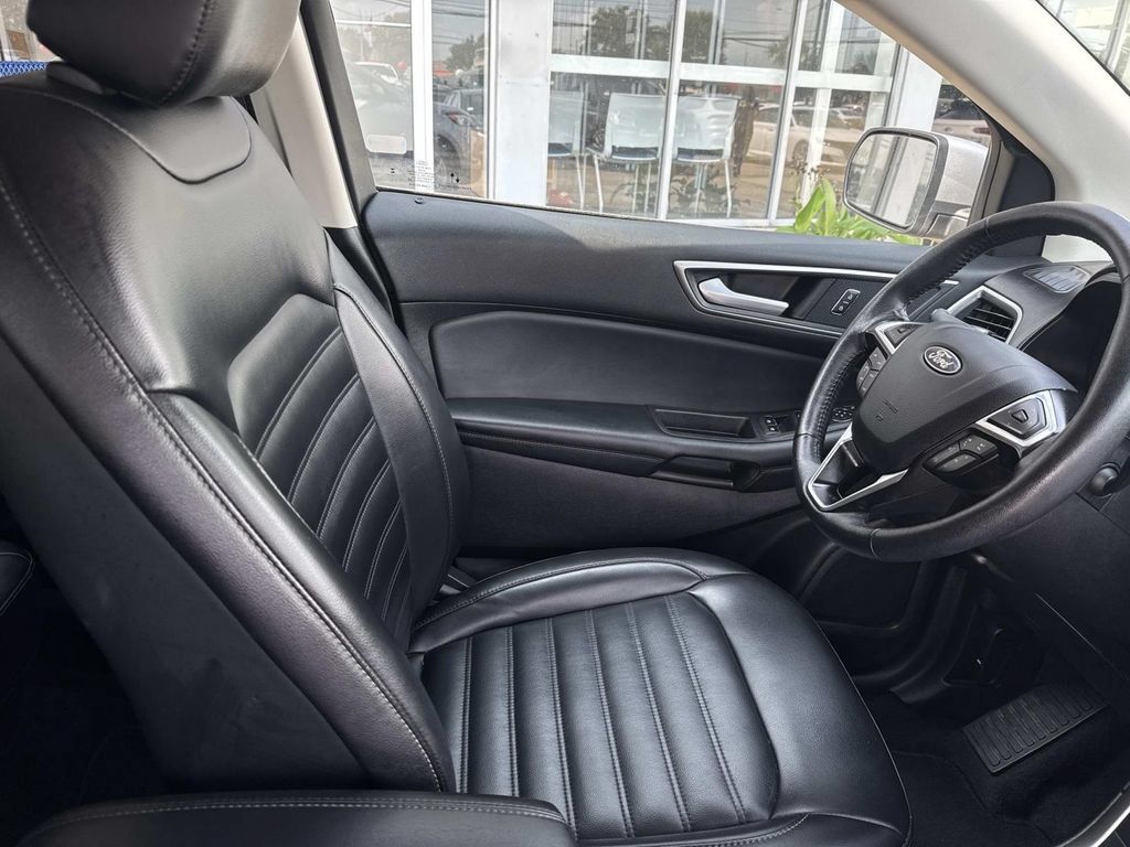 Used 2024 Ford Edge SEL AWD/4WD image 11