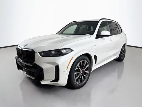 New 2026 BMW X5 xDrive50e AWD/4WD image 3