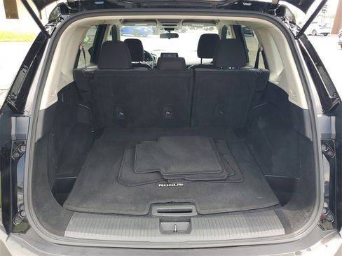 Used 2023 Nissan Rogue SV image 29