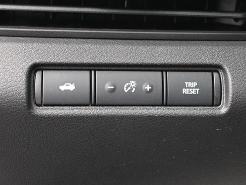 Used 2025 Nissan Altima 2.5 S FWD image 19