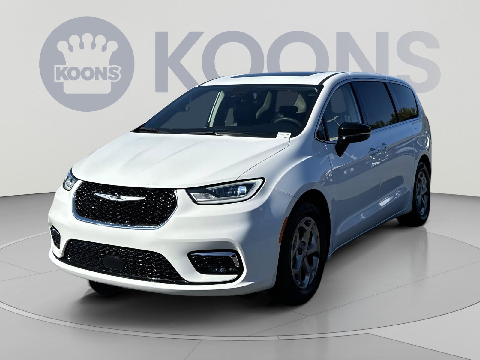 Used 2024 Chrysler Pacifica Limited FWD image 1