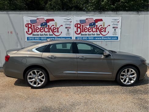 Used 2017 Chevrolet Impala Premier FWD image 2