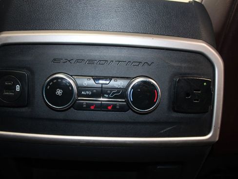 Used 2023 Ford Expedition Max Limited image 34