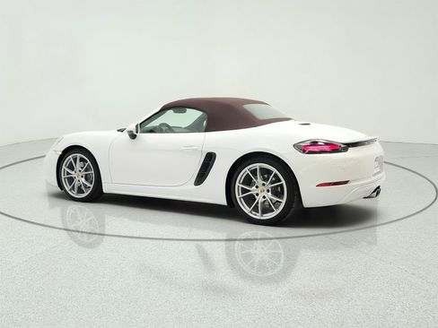 Used 2022 Porsche 718 Boxster RWD image 7