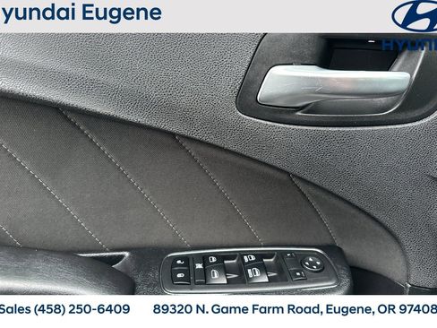 Used 2018 Dodge Charger R/T image 12