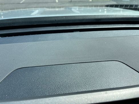 Used 2025 Toyota Highlander LE FWD image 14