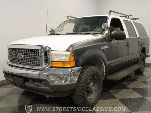 Used 2000 Ford Excursion XLT image 15