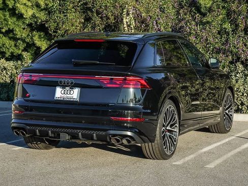 New 2026 Audi SQ8 Prestige image 4