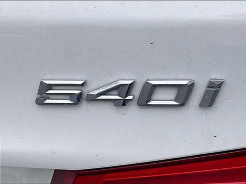Used 2019 BMW 540i w/ Premium Package image 11