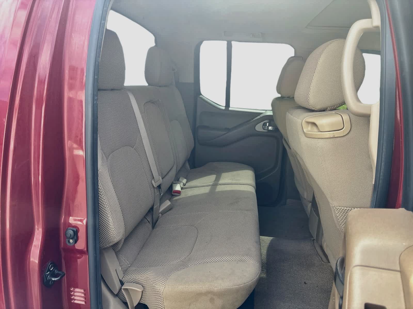 Used 2006 Nissan Frontier SE w/ (P01) Power Pkg AWD/4WD image 24