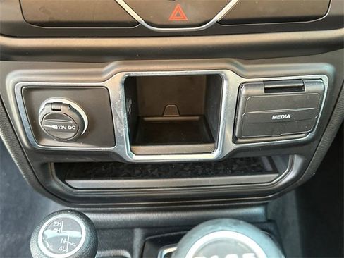 Used 2020 Jeep Wrangler Sport image 29