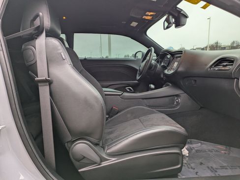 Used 2022 Dodge Challenger R/T Scat Pack w/ Shaker Package image 25