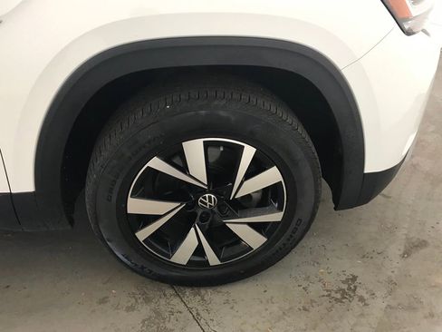 Used 2021 Volkswagen Atlas Cross Sport SE image 43