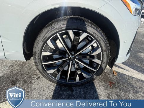 New 2026 Volvo XC60 T8 Ultra w/ Protection Package Premier image 10
