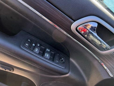 Used 2019 Jeep Grand Cherokee Limited w/ Luxury Group II image 11