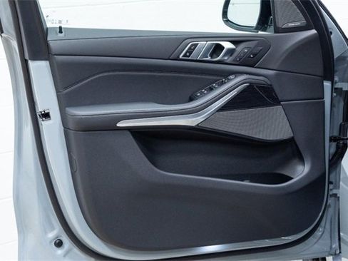 New 2026 BMW X5 xDrive40i image 17