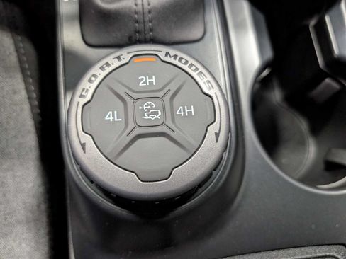 Used 2025 Ford Bronco 2-Door AWD/4WD image 28