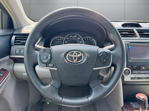 Used 2012 Toyota Camry XLE FWD image 13