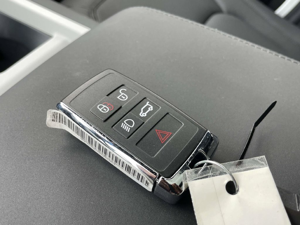 New 2026 Land Rover Defender 110 S AWD/4WD image 40