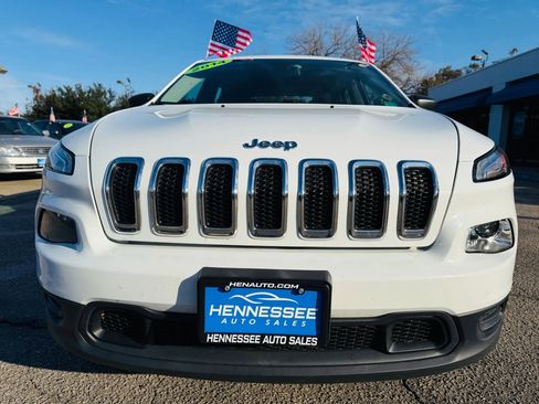 Used 2014 Jeep Cherokee Sport image 25