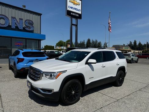 Used 2019 GMC Acadia SLE image 1
