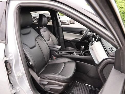 Used 2025 Jeep Compass Limited AWD/4WD image 28