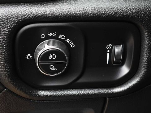 Used 2022 RAM 1500 Big Horn AWD/4WD image 29