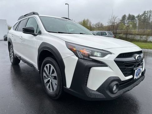 Used 2024 Subaru Outback Premium AWD/4WD image 6