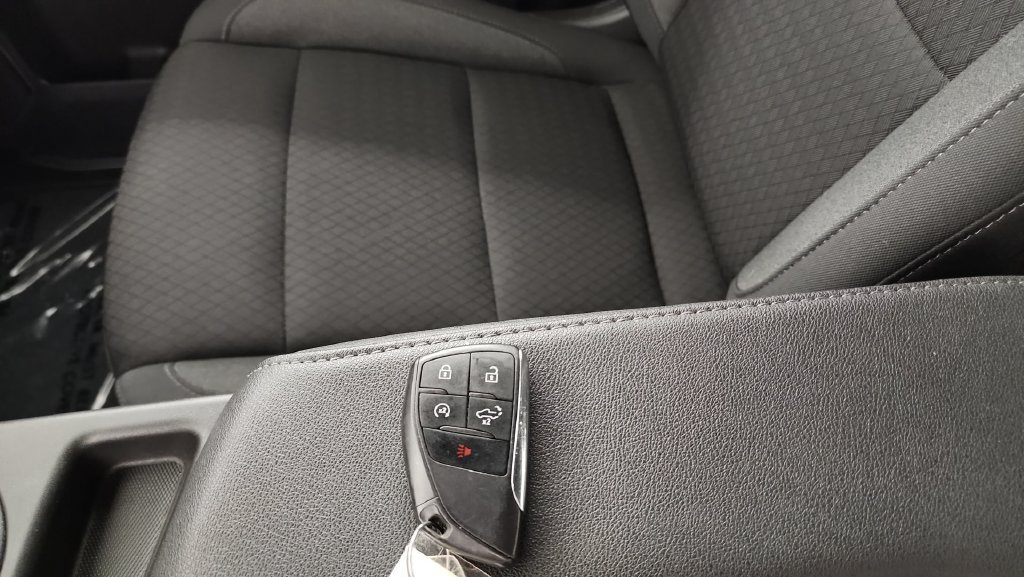 Used 2023 Chevrolet Silverado 1500 LT AWD/4WD image 19