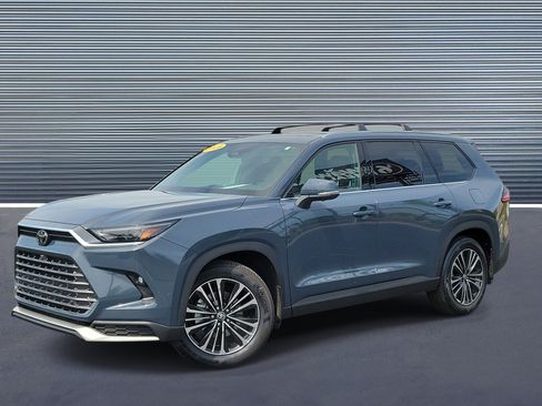 Used 2025 Toyota Grand Highlander AWD Hybrid image 1