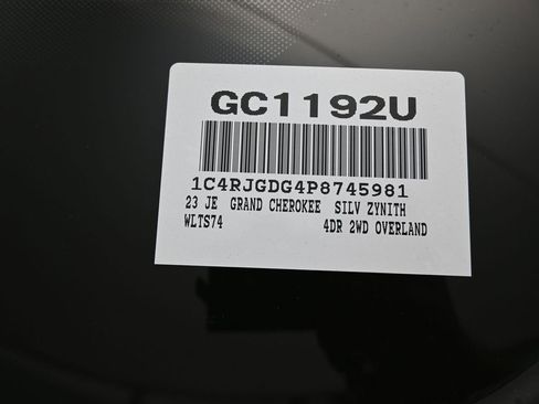 Used 2023 Jeep Grand Cherokee Overland image 11