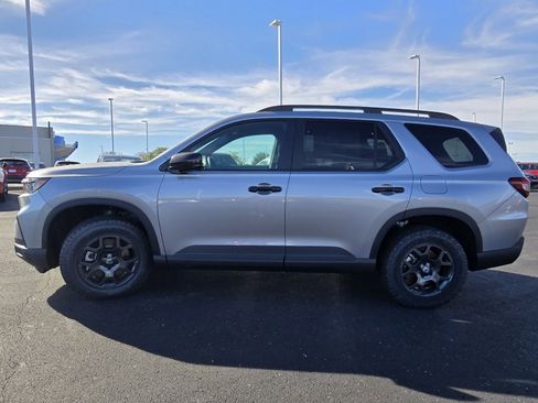 New 2025 Honda Pilot TrailSport image 15