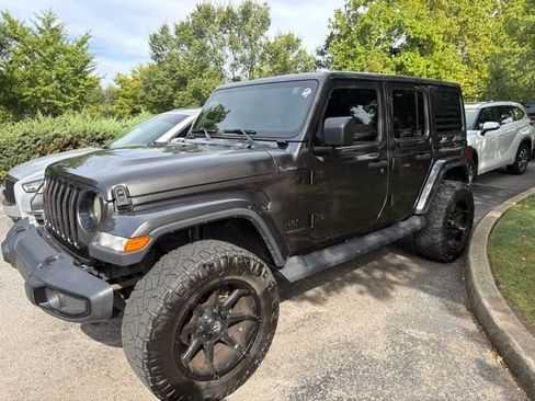 Used 2020 Jeep Wrangler Unlimited Sahara AWD/4WD image 2