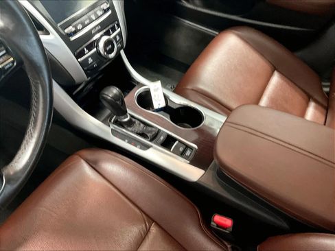 Used 2016 Acura TLX FWD image 20