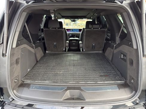 Used 2025 Cadillac Escalade Premium Luxury image 29