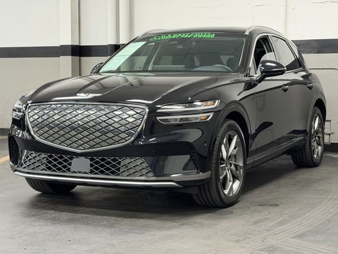 Used 2025 Genesis Electrified GV70 Advanced image 8
