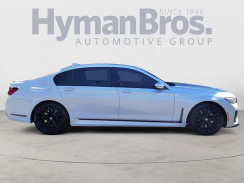Used 2022 BMW 750i xDrive w/ Executive Package image 2