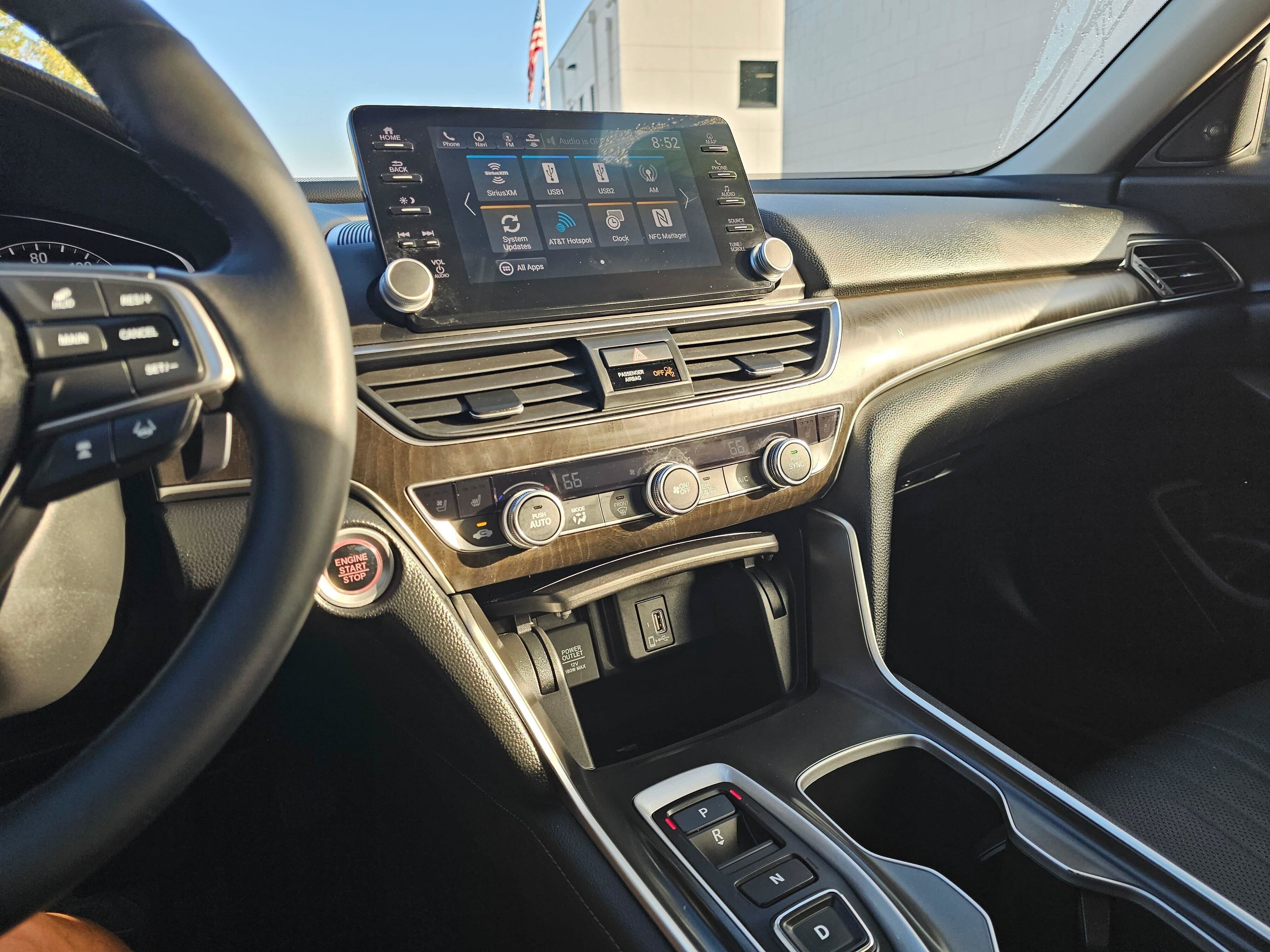 Used 2018 Honda Accord Touring image 31