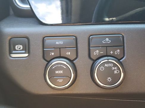 Used 2025 Chevrolet Silverado 1500 LT w/ Convenience Package II AWD/4WD image 30