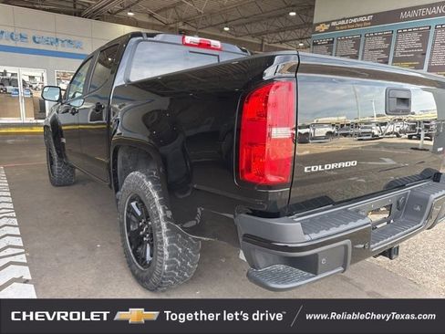 Used 2021 Chevrolet Colorado Z71 w/ Z71 Midnight Edition image 4
