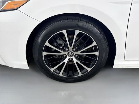 Used 2019 Toyota Camry SE FWD image 37