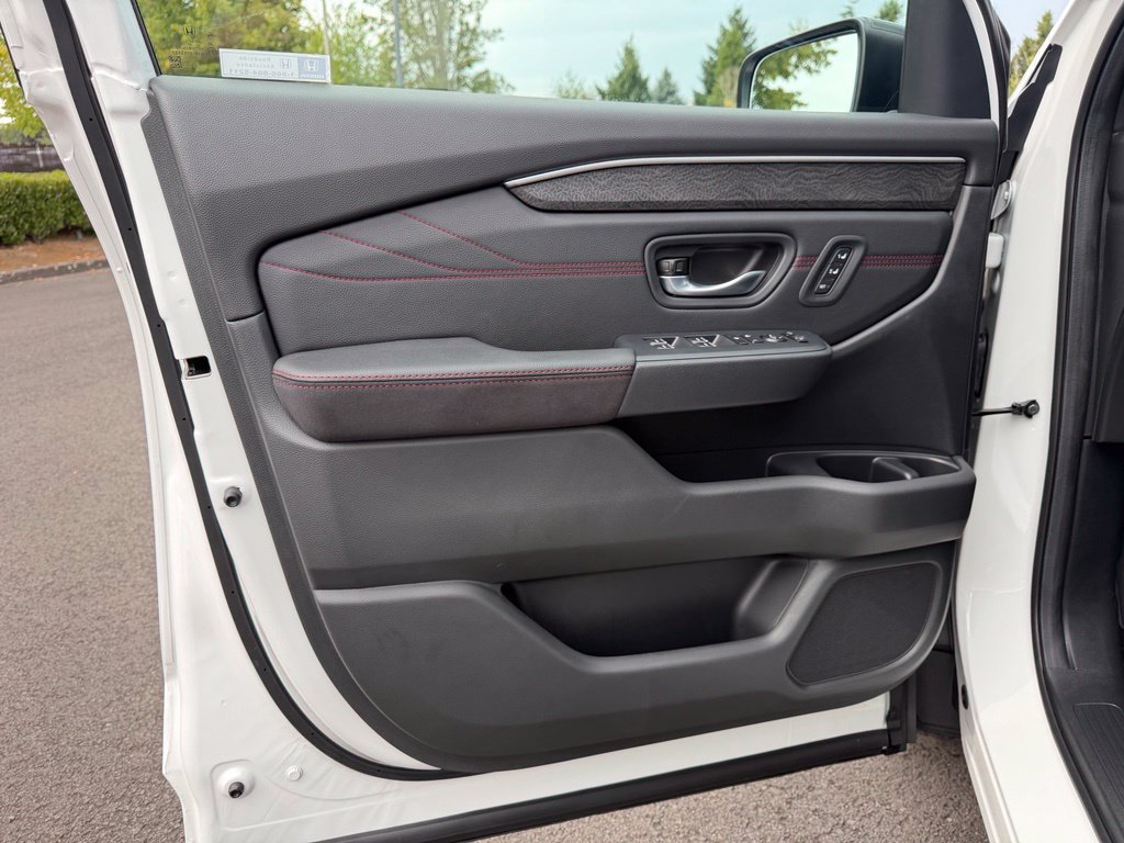 New 2026 Honda Pilot Black Edition image 11