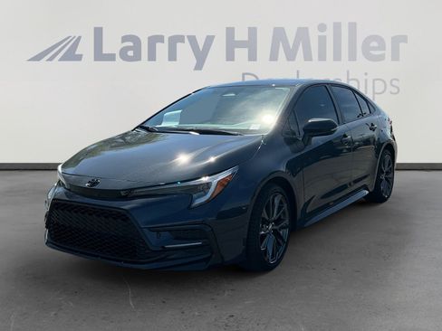 Certified 2025 Toyota Corolla SE FWD image 1