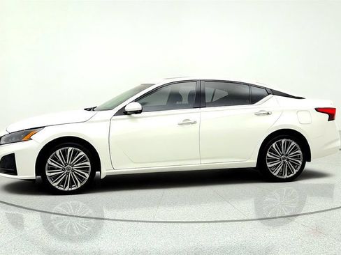 Used 2023 Nissan Altima 2.5 SL AWD/4WD image 8