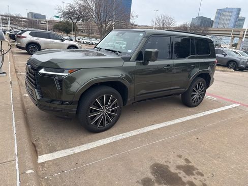 Used 2025 Lexus GX 550 w/ Cold Area Package image 2